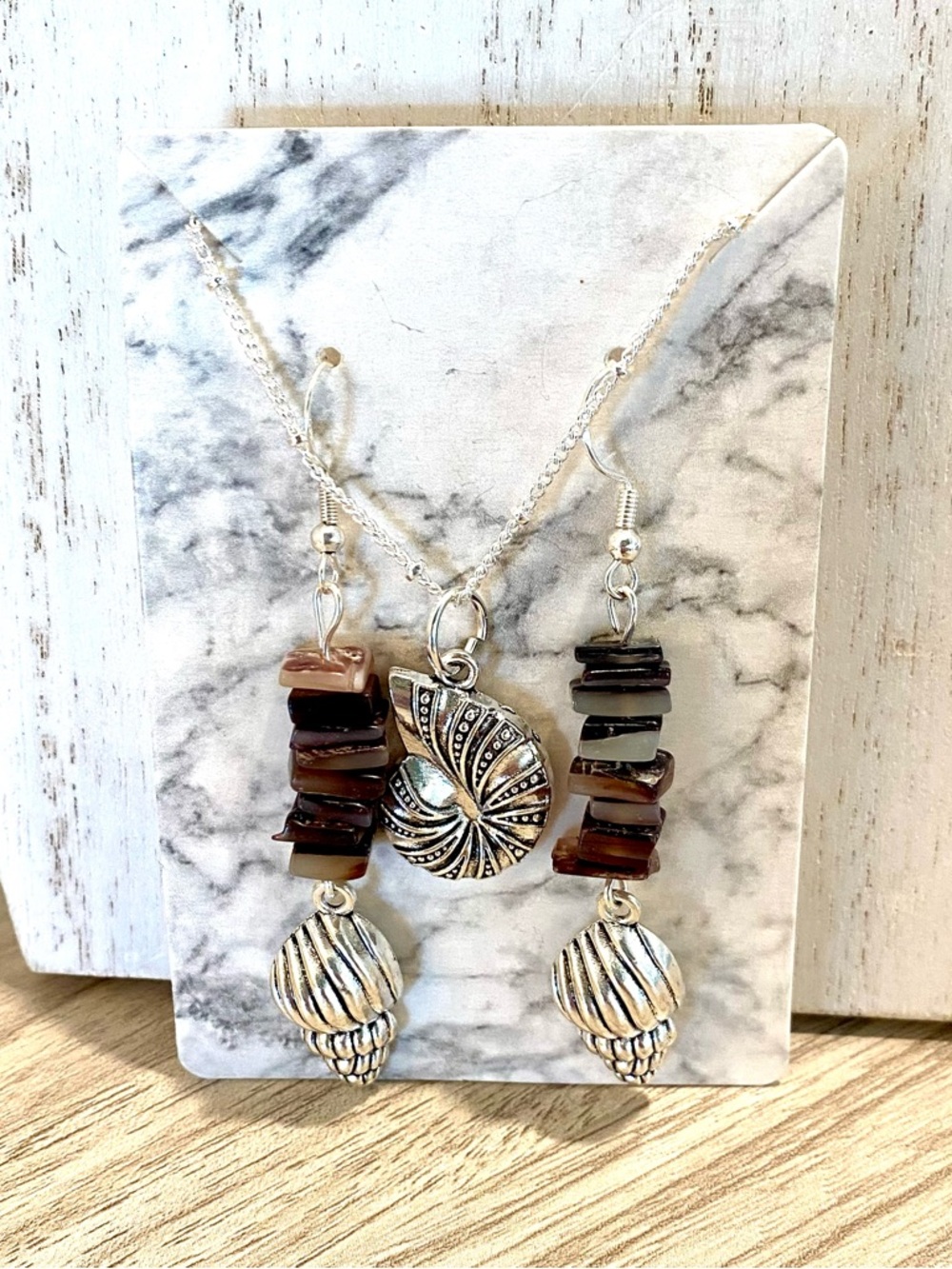 92. Seashell Silver Necklace & Earrings Set with abalone beads - Picture 2 of 2